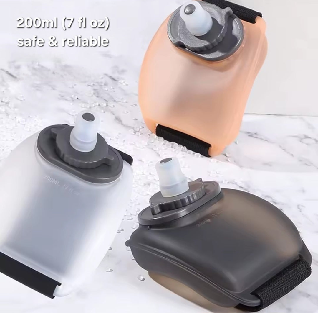 Sportowa butelka na wodę na nadgarstek